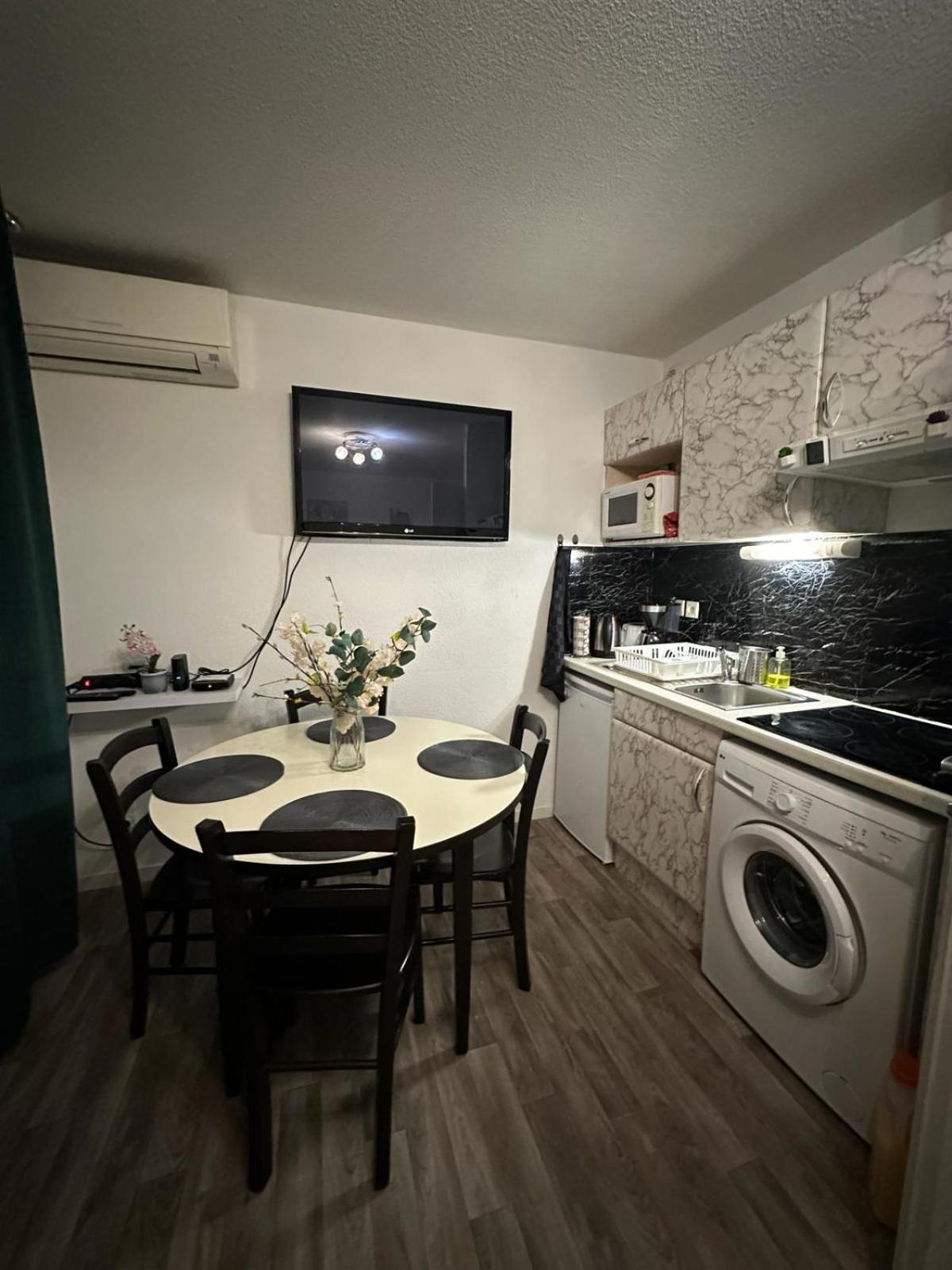 Ararat Apartment Lourdes Luaran gambar