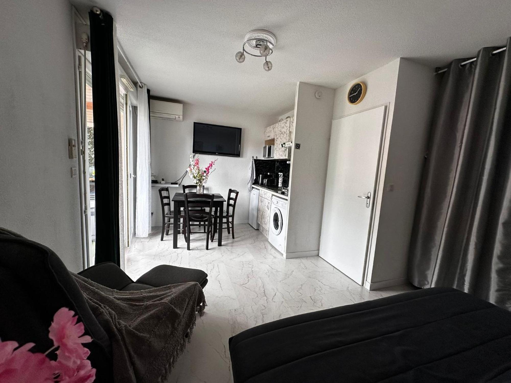 Ararat Apartment Lourdes Luaran gambar