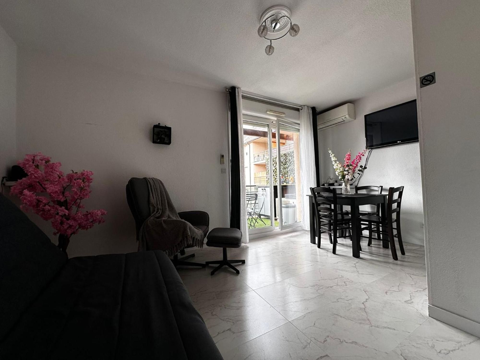 Ararat Apartment Lourdes Luaran gambar