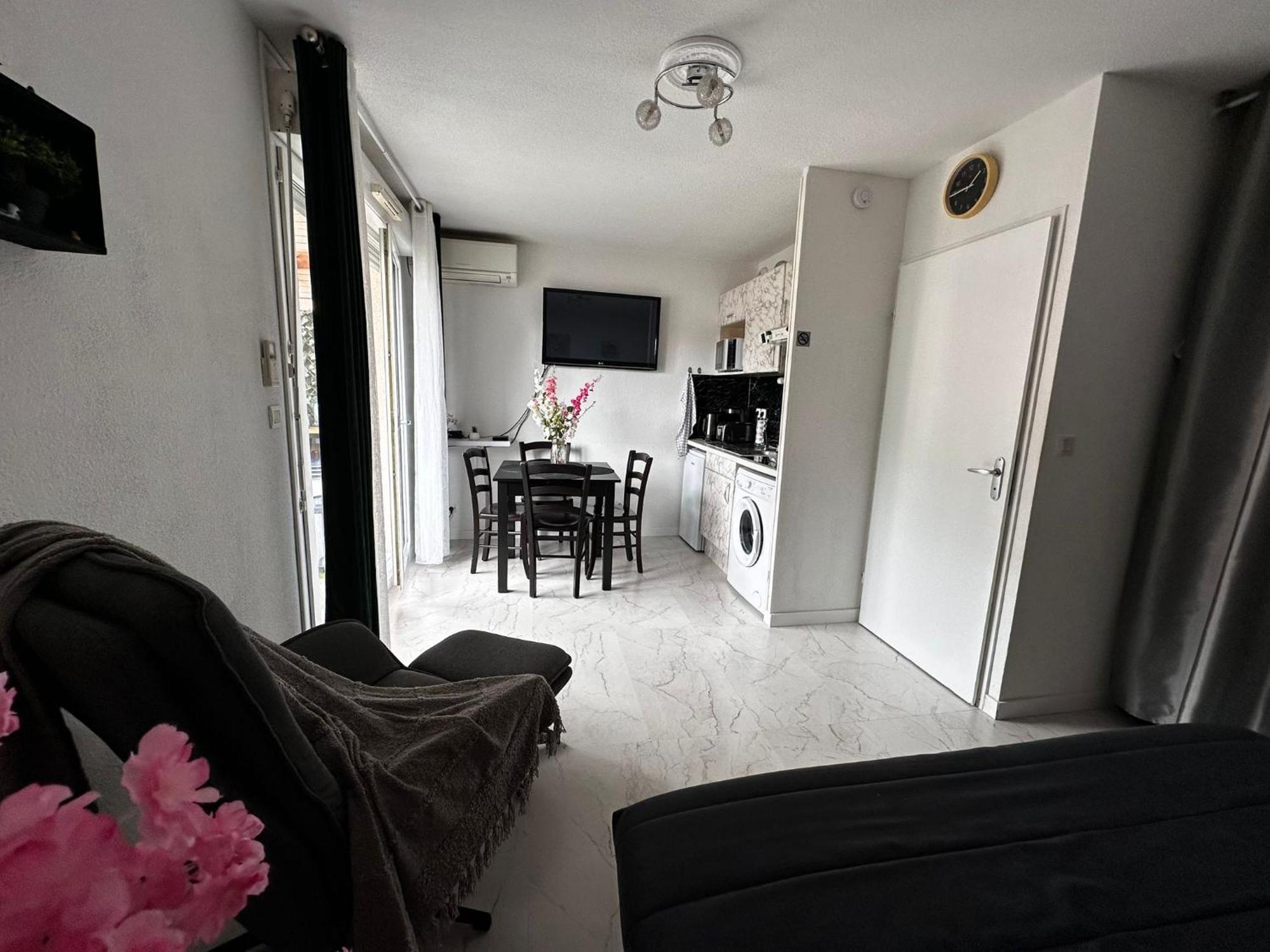 Ararat Apartment Lourdes Luaran gambar