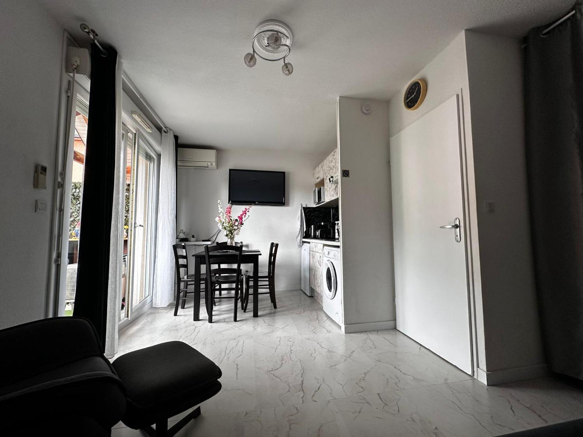 Ararat Apartment Lourdes Luaran gambar